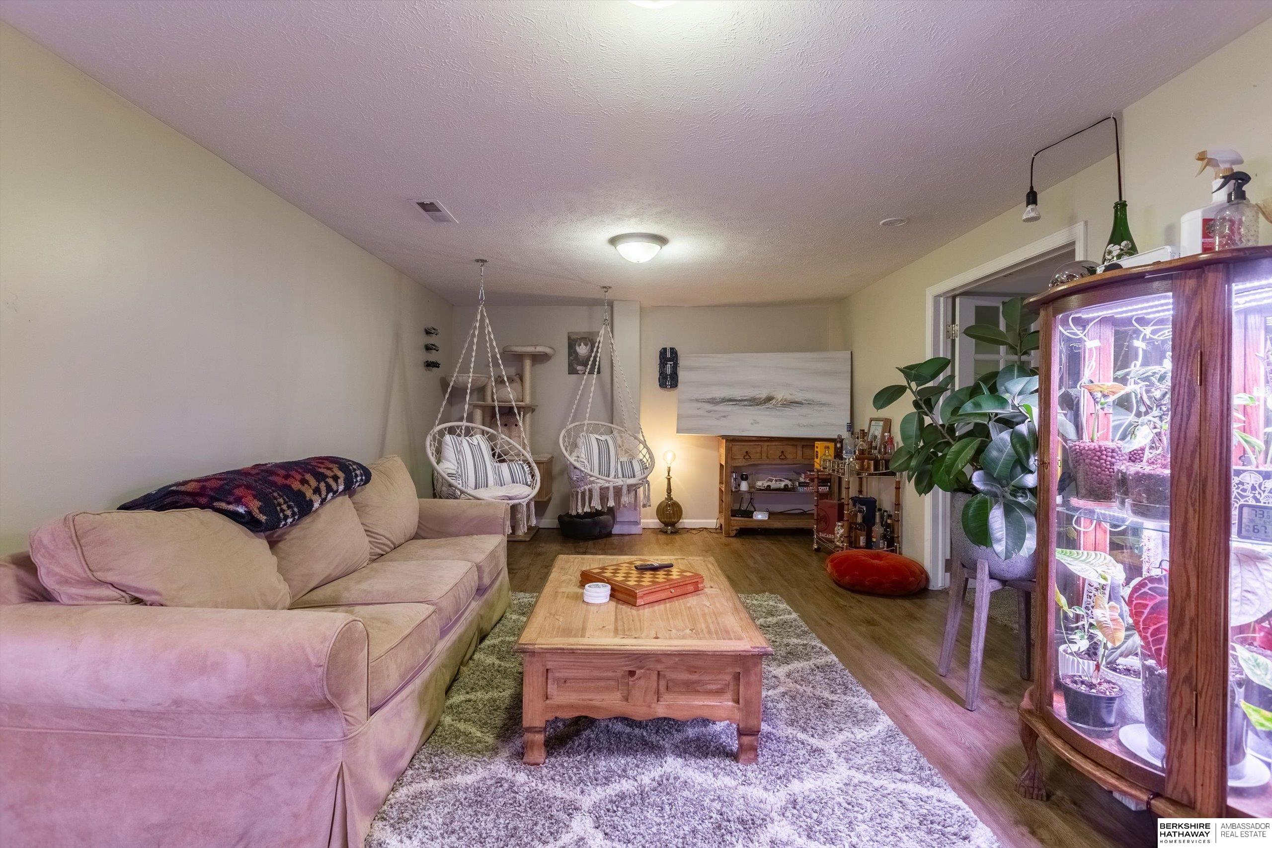 Omaha, Nebraska 68134, United States, 3 Bedrooms Bedrooms, ,2 BathroomsBathrooms,Residential,Pending,106917