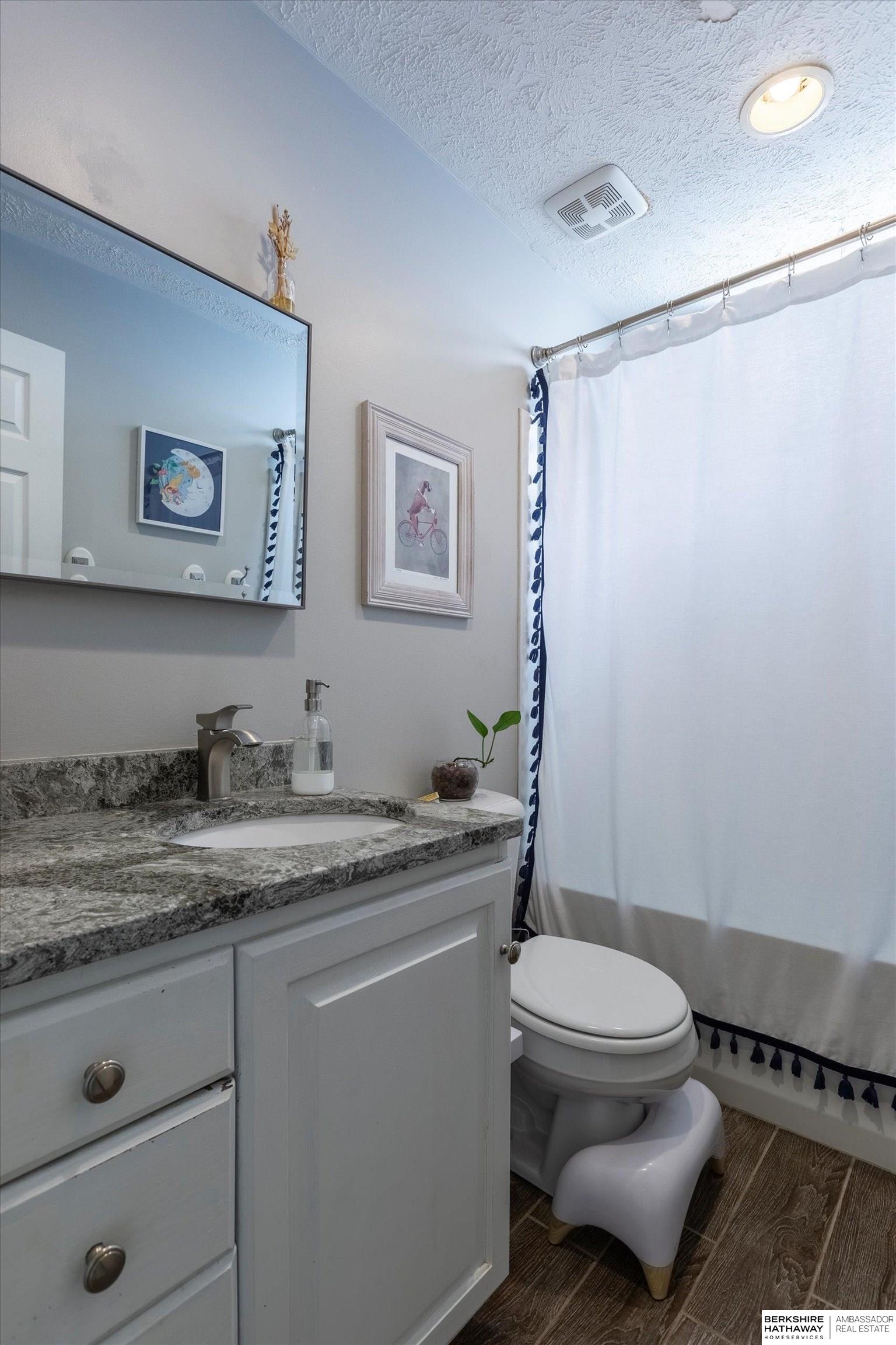 Omaha, Nebraska 68134, United States, 3 Bedrooms Bedrooms, ,2 BathroomsBathrooms,Residential,Pending,106917