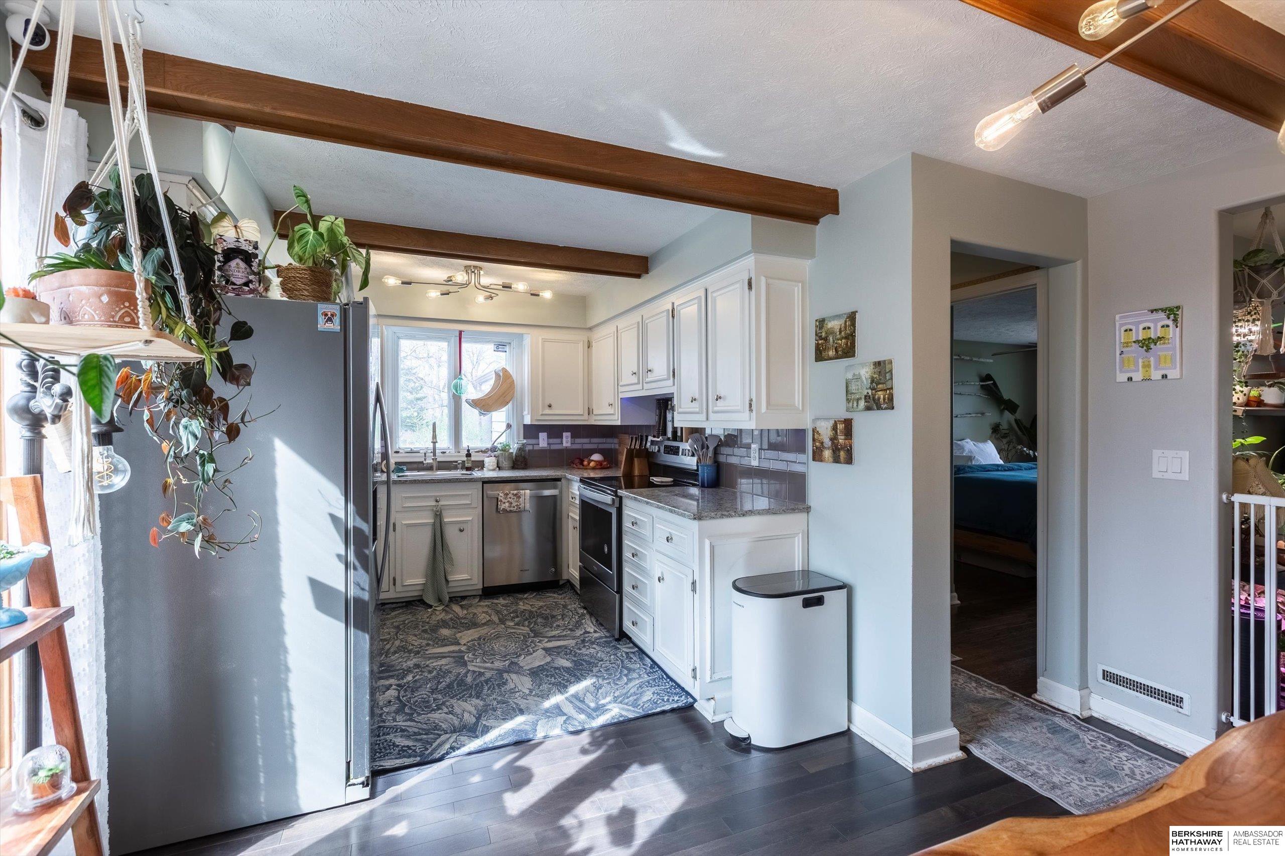 Omaha, Nebraska 68134, United States, 3 Bedrooms Bedrooms, ,2 BathroomsBathrooms,Residential,Pending,106917