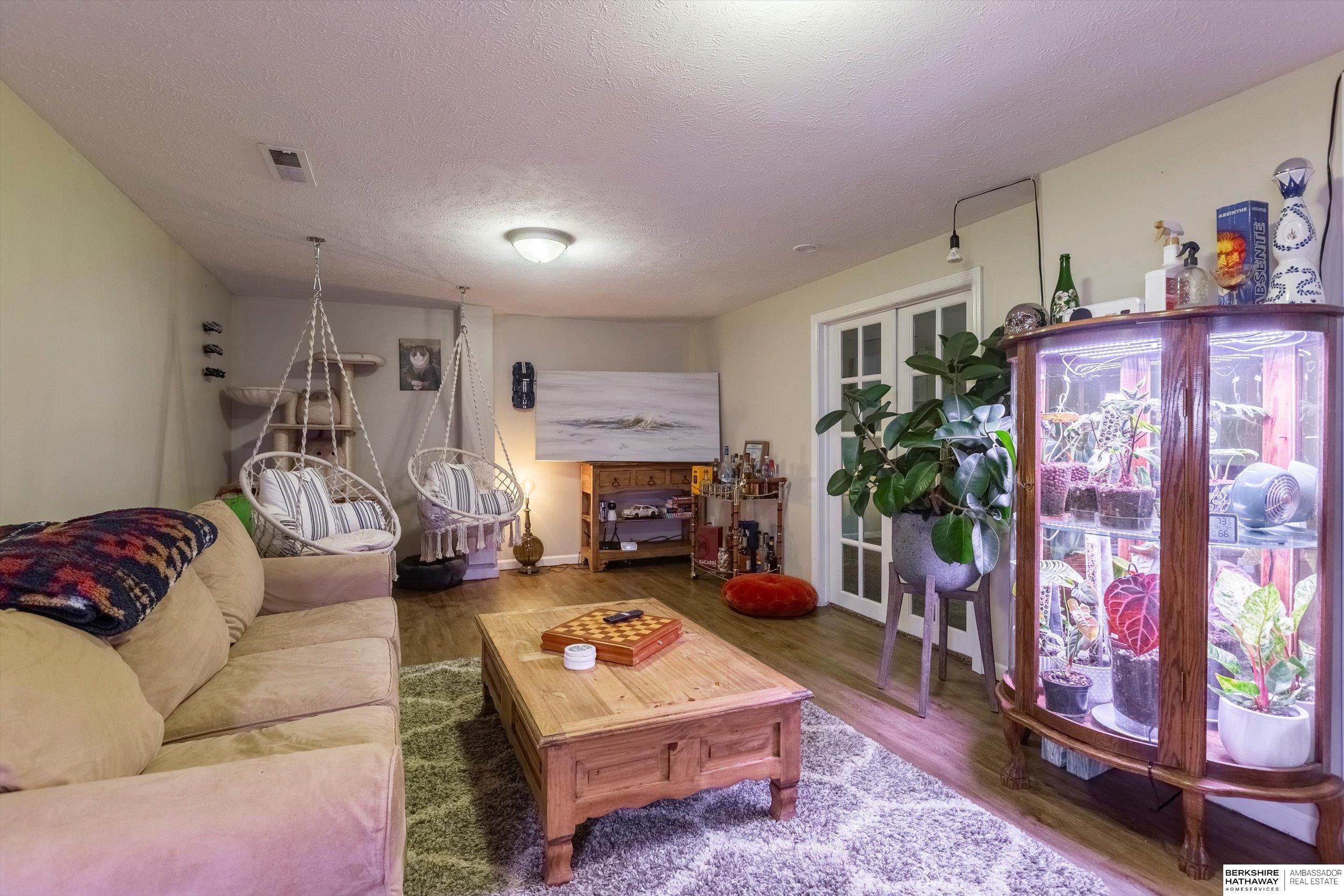 Omaha, Nebraska 68134, United States, 3 Bedrooms Bedrooms, ,2 BathroomsBathrooms,Residential,Pending,106917