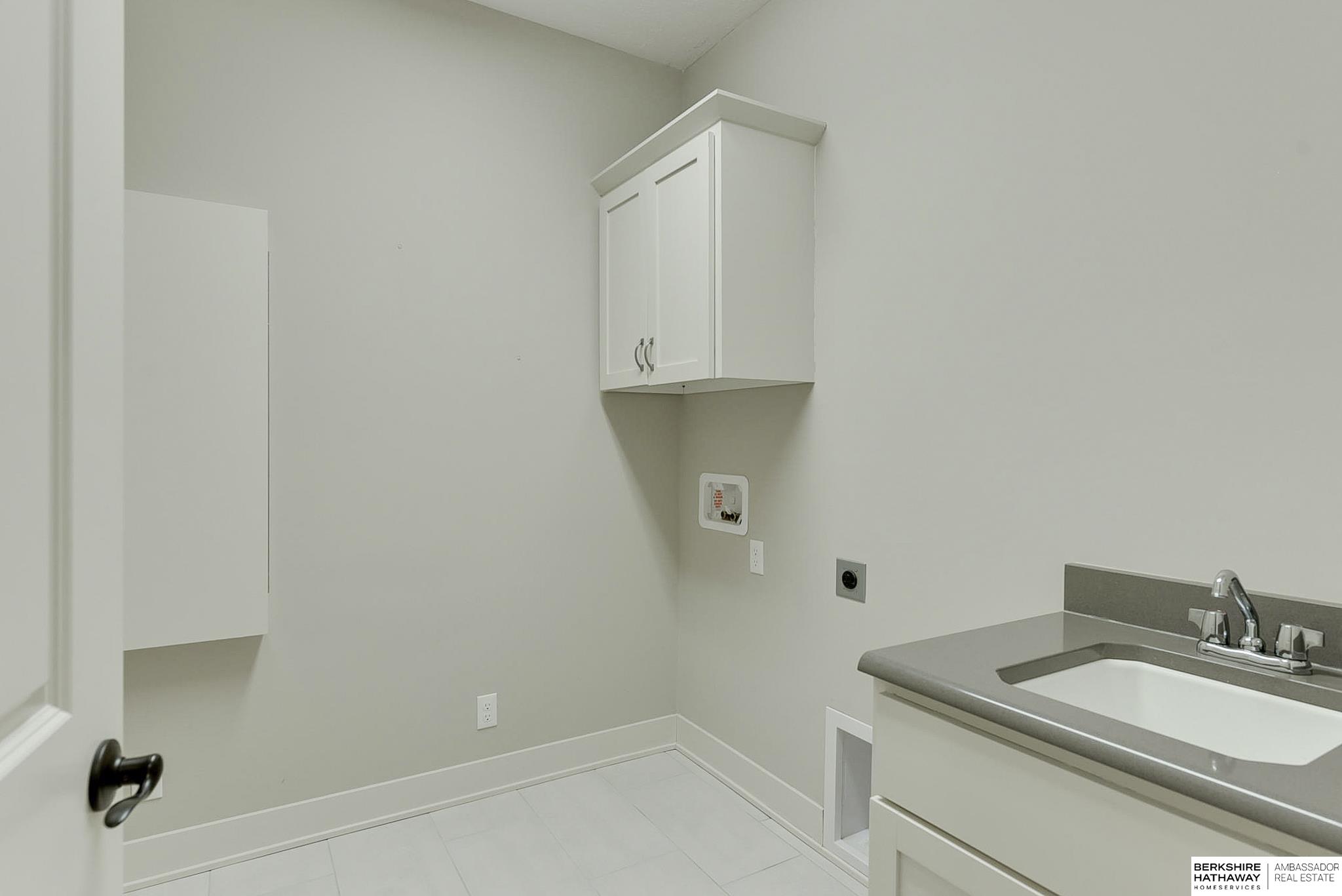 Omaha, Nebraska 68130, United States, 3 Bedrooms Bedrooms, ,3 BathroomsBathrooms,Residential,Active,5786