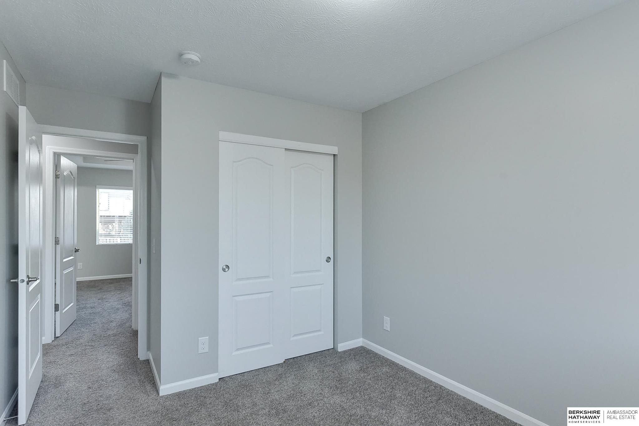 Omaha, Nebraska 68122, United States, 3 Bedrooms Bedrooms, ,2 BathroomsBathrooms,Residential,Pending,28730