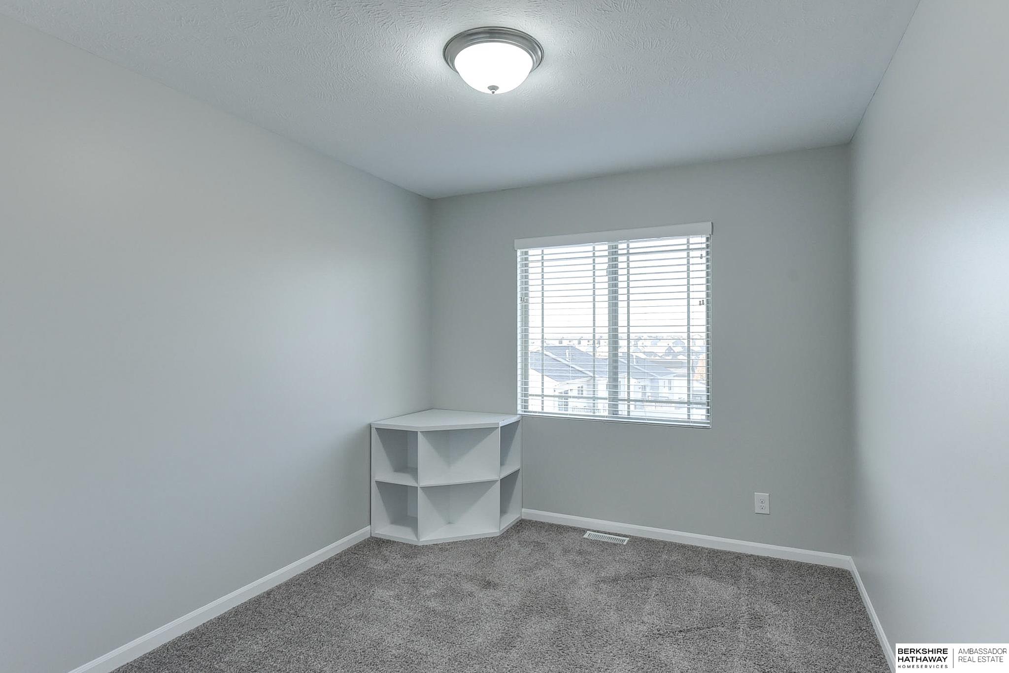 Omaha, Nebraska 68122, United States, 3 Bedrooms Bedrooms, ,2 BathroomsBathrooms,Residential,Pending,28730