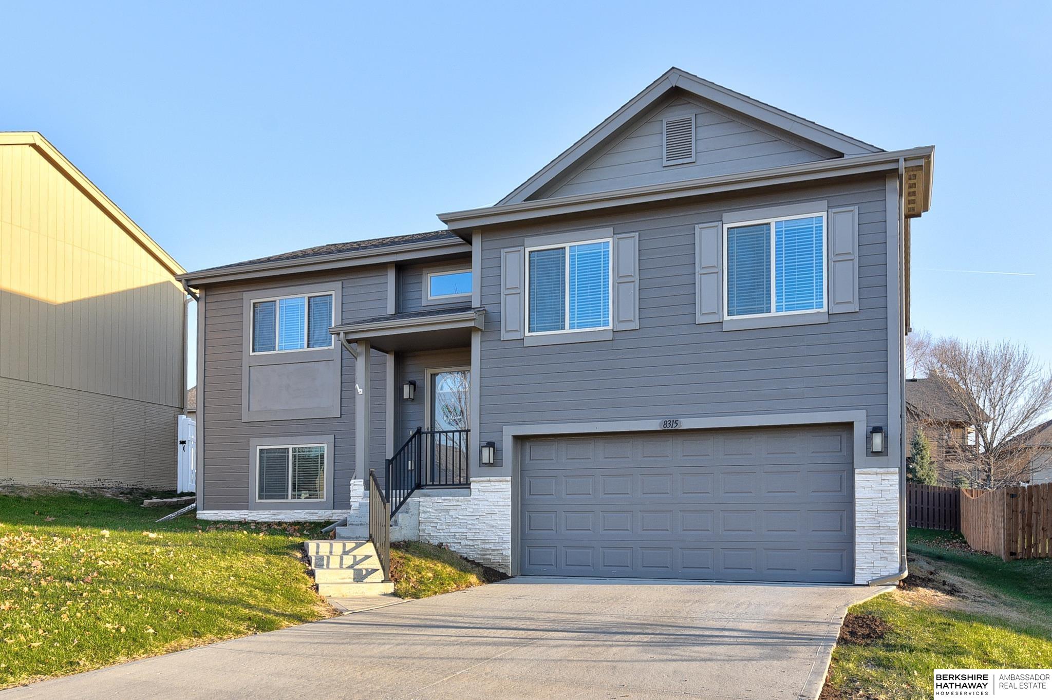 Omaha, Nebraska 68122, United States, 3 Bedrooms Bedrooms, ,2 BathroomsBathrooms,Residential,Pending,28730