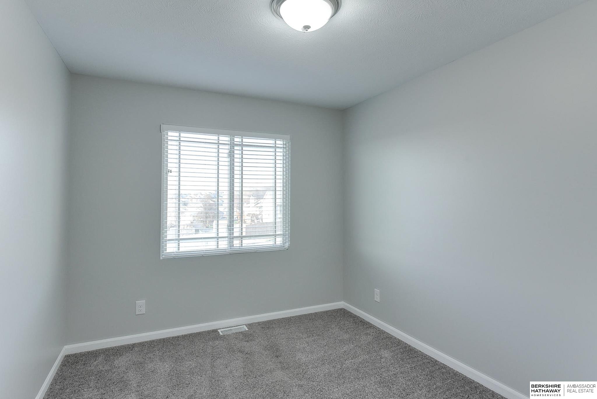 Omaha, Nebraska 68122, United States, 3 Bedrooms Bedrooms, ,2 BathroomsBathrooms,Residential,Pending,28730