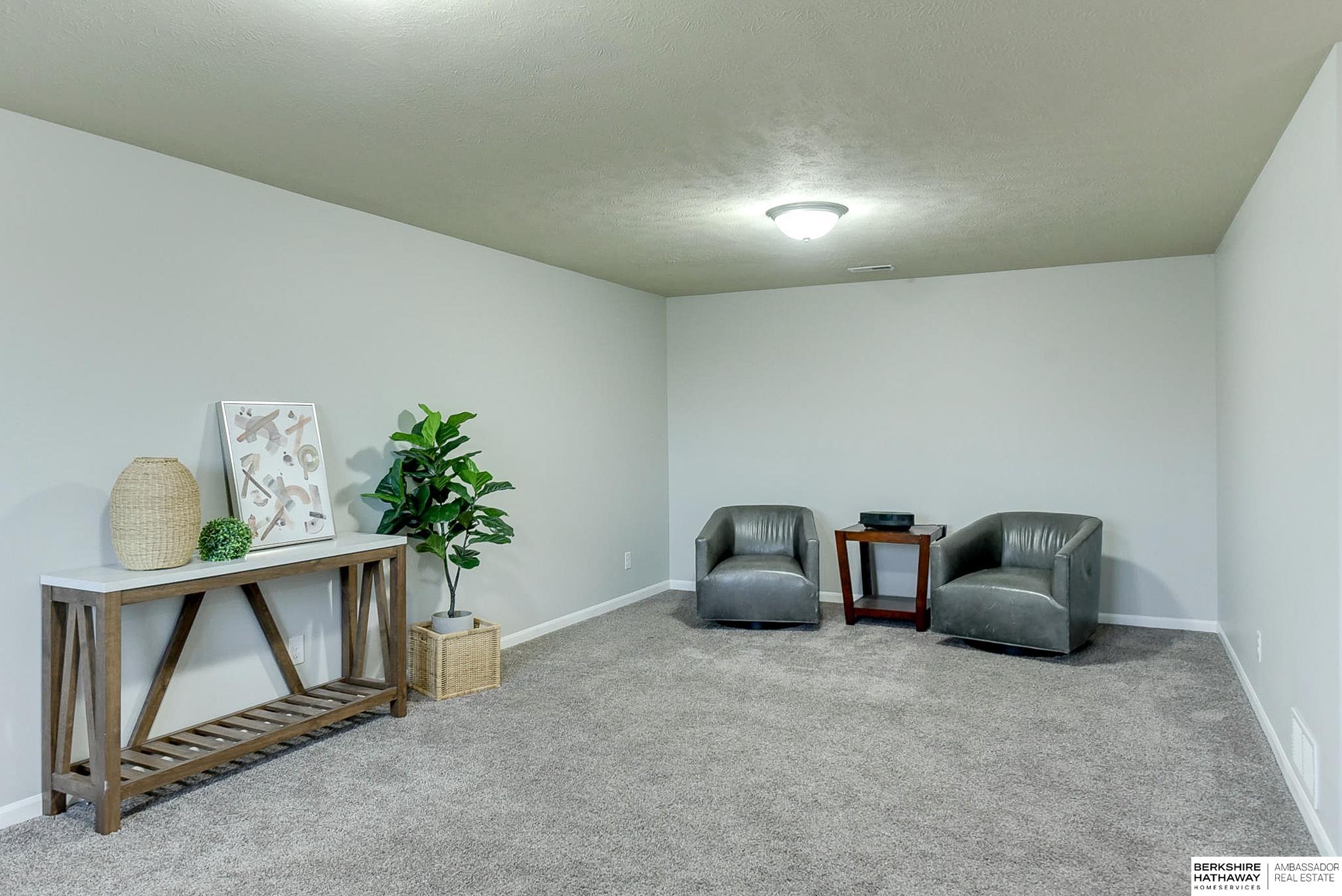 Omaha, Nebraska 68122, United States, 3 Bedrooms Bedrooms, ,2 BathroomsBathrooms,Residential,Pending,28730