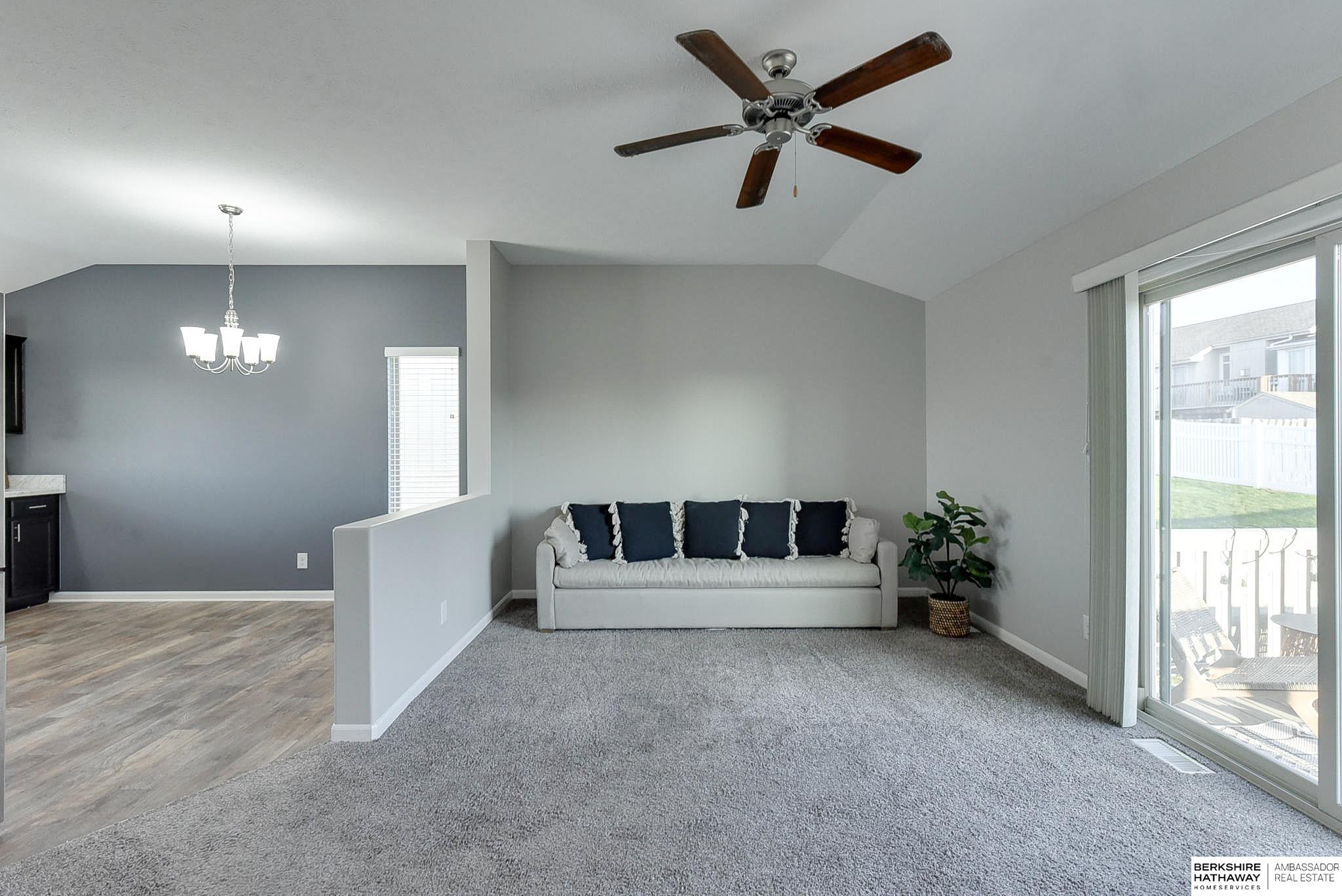 Omaha, Nebraska 68122, United States, 3 Bedrooms Bedrooms, ,2 BathroomsBathrooms,Residential,Pending,28730