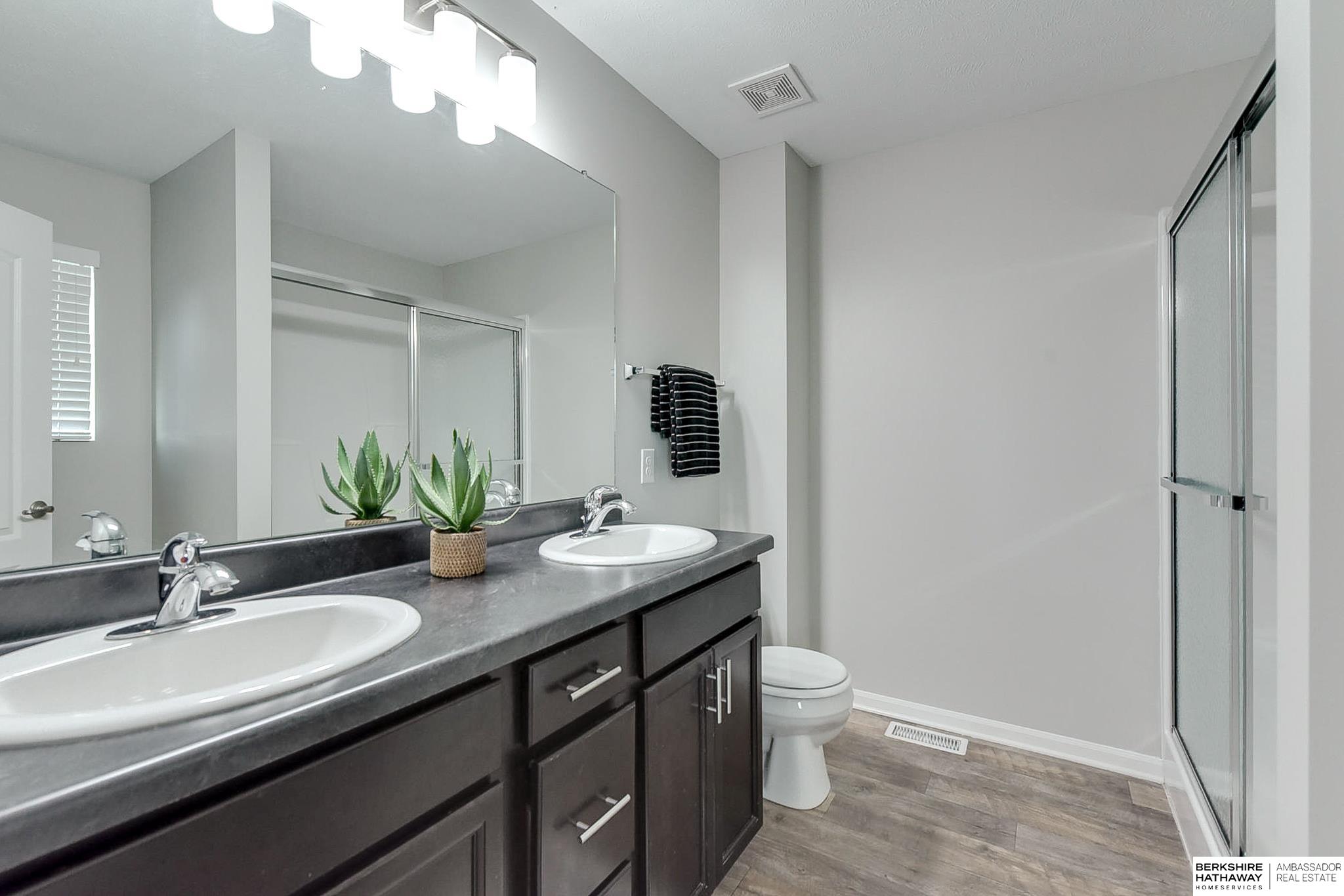 Omaha, Nebraska 68122, United States, 3 Bedrooms Bedrooms, ,2 BathroomsBathrooms,Residential,Pending,28730