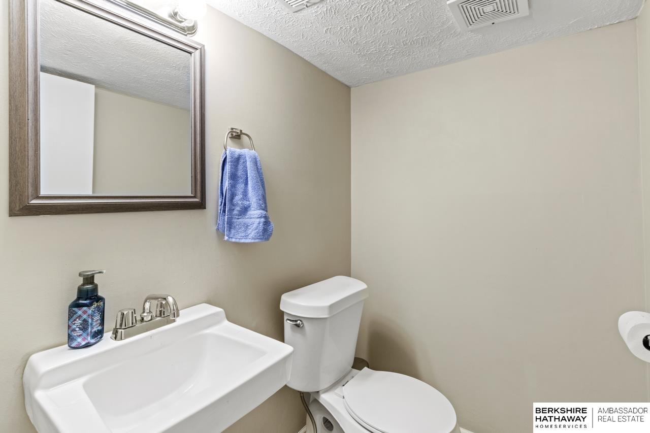 Omaha, Nebraska 68127, United States, 3 Bedrooms Bedrooms, ,3 BathroomsBathrooms,Residential,Active,114136