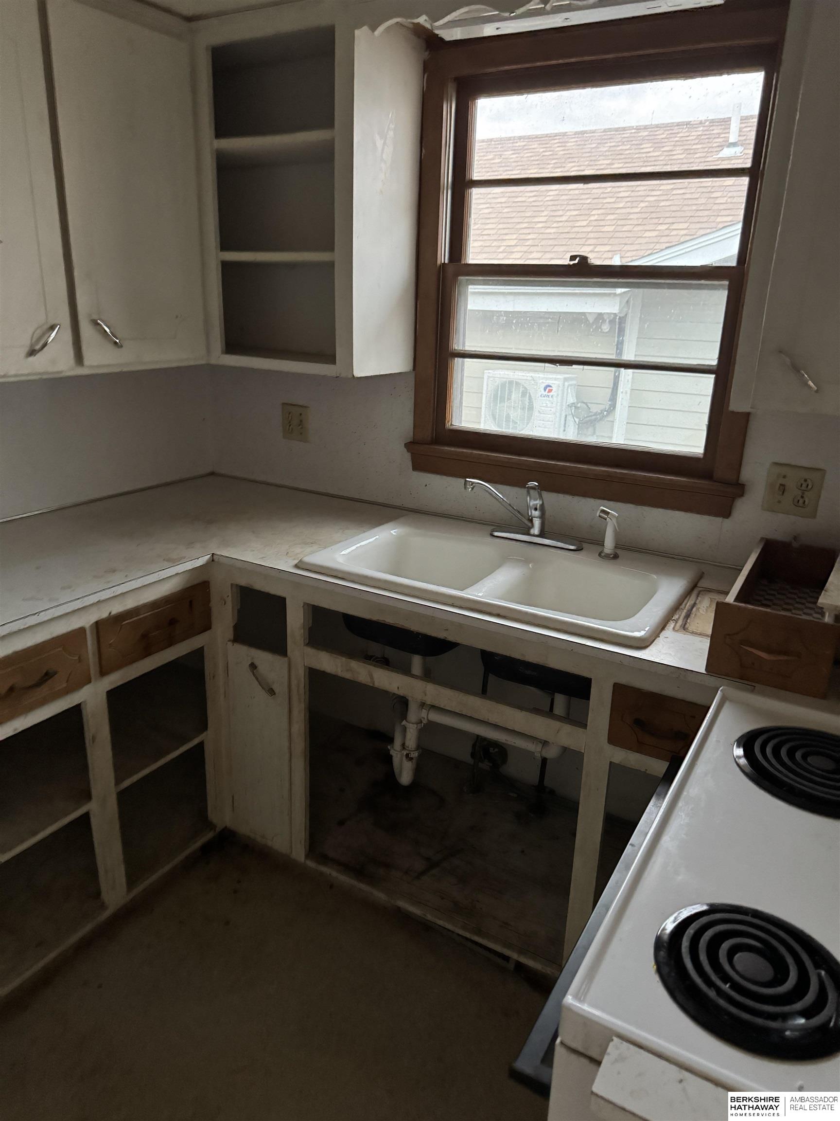 Omaha, Nebraska 68114, United States, 3 Bedrooms Bedrooms, ,1 BathroomBathrooms,Residential,Active,96580