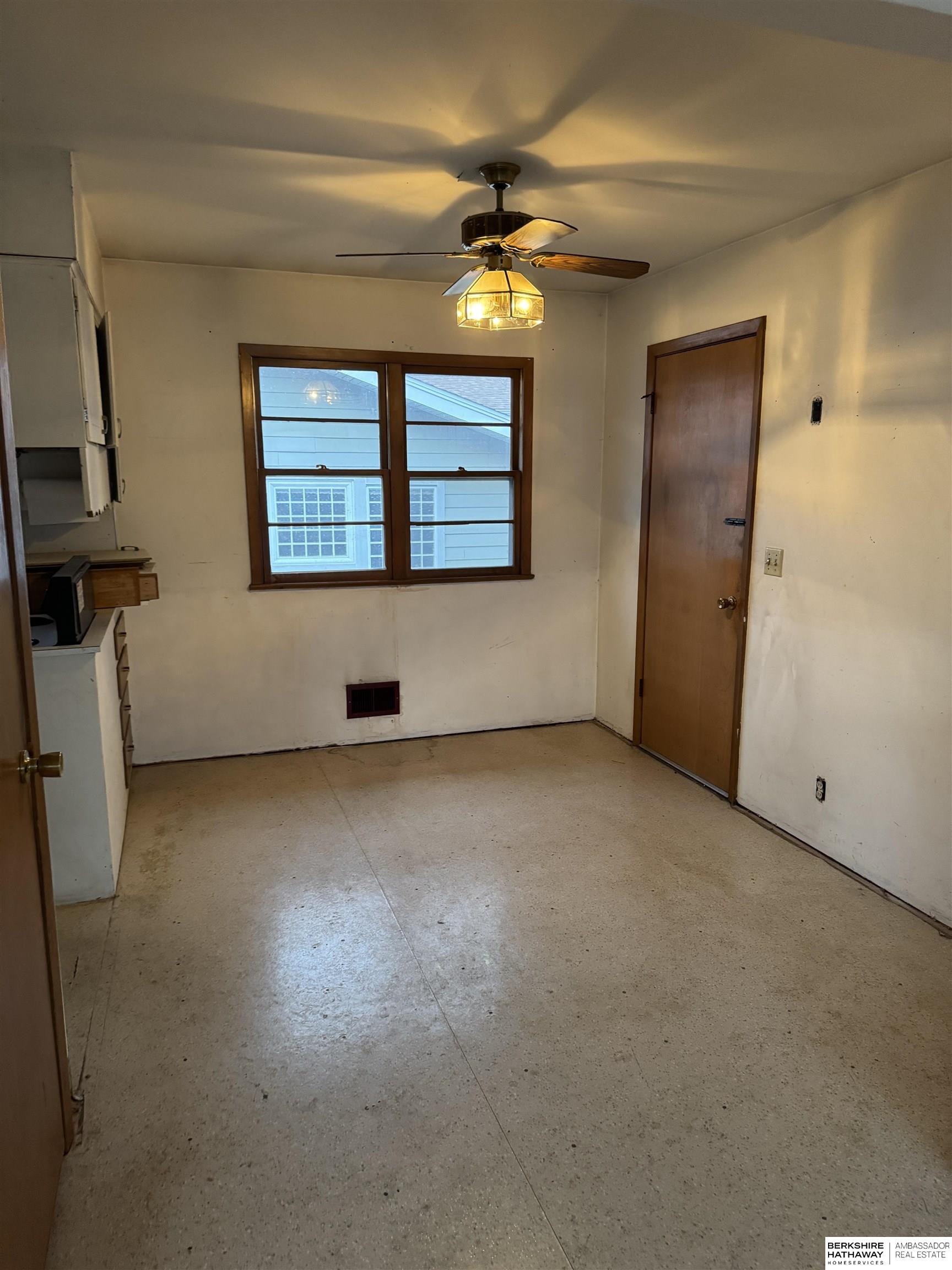 Omaha, Nebraska 68114, United States, 3 Bedrooms Bedrooms, ,1 BathroomBathrooms,Residential,Active,96580