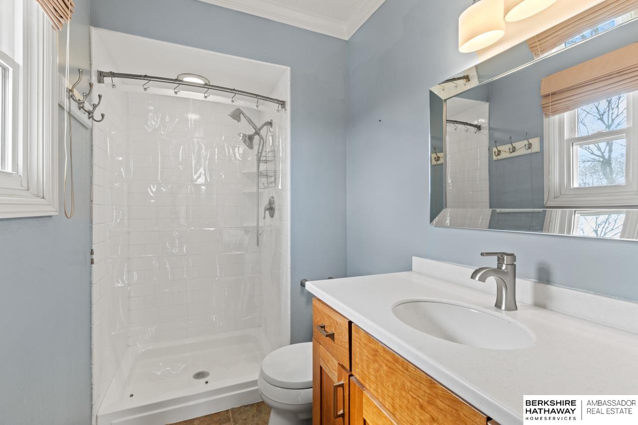 Omaha, Nebraska 68130, United States, 3 Bedrooms Bedrooms, ,3 BathroomsBathrooms,Residential,Pending,115768