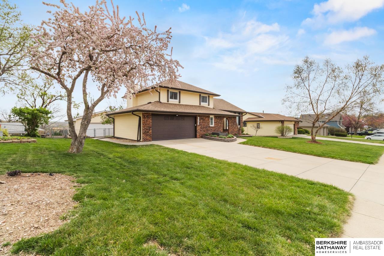 Omaha, Nebraska 68130, United States, 3 Bedrooms Bedrooms, ,3 BathroomsBathrooms,Residential,Pending,115768