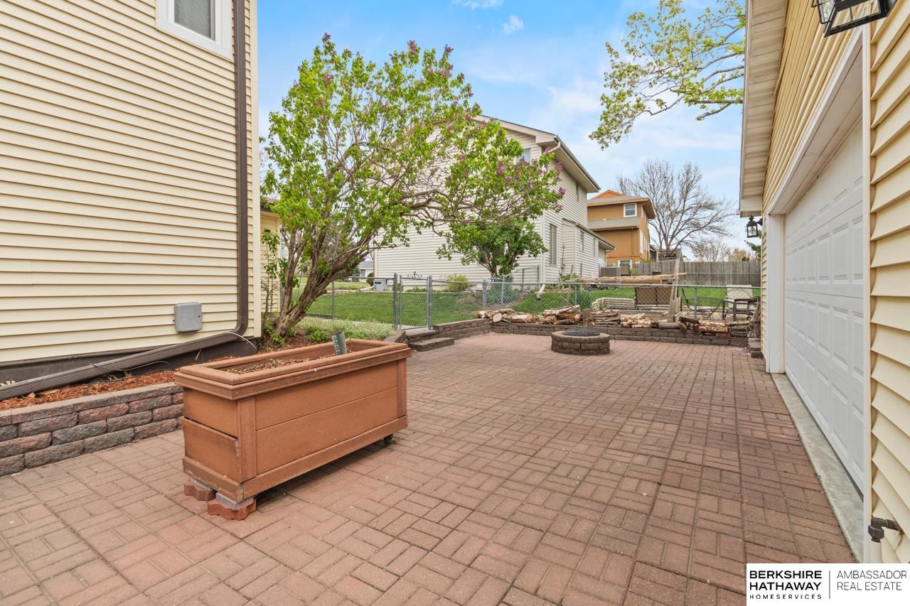 Omaha, Nebraska 68130, United States, 3 Bedrooms Bedrooms, ,3 BathroomsBathrooms,Residential,Pending,115768