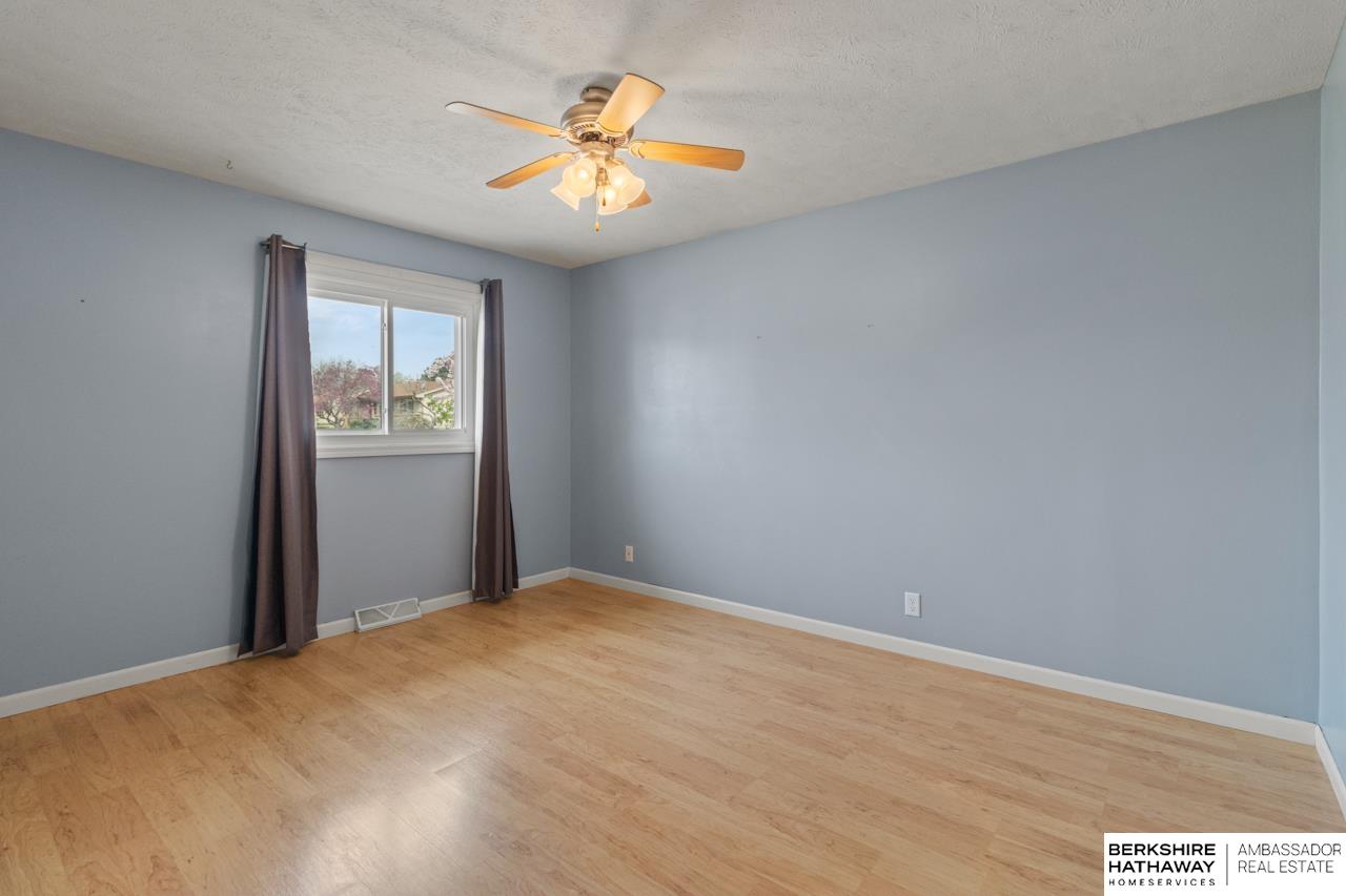 Omaha, Nebraska 68130, United States, 3 Bedrooms Bedrooms, ,3 BathroomsBathrooms,Residential,Pending,115768