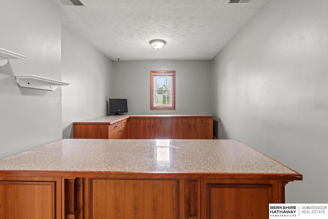 Omaha, Nebraska 68130, United States, 3 Bedrooms Bedrooms, ,3 BathroomsBathrooms,Residential,Pending,115768