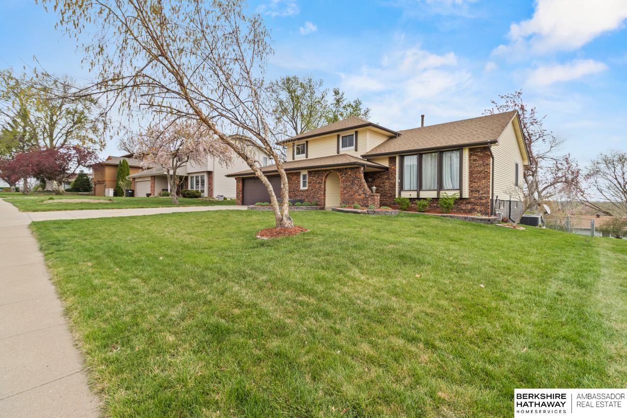 Omaha, Nebraska 68130, United States, 3 Bedrooms Bedrooms, ,3 BathroomsBathrooms,Residential,Pending,115768