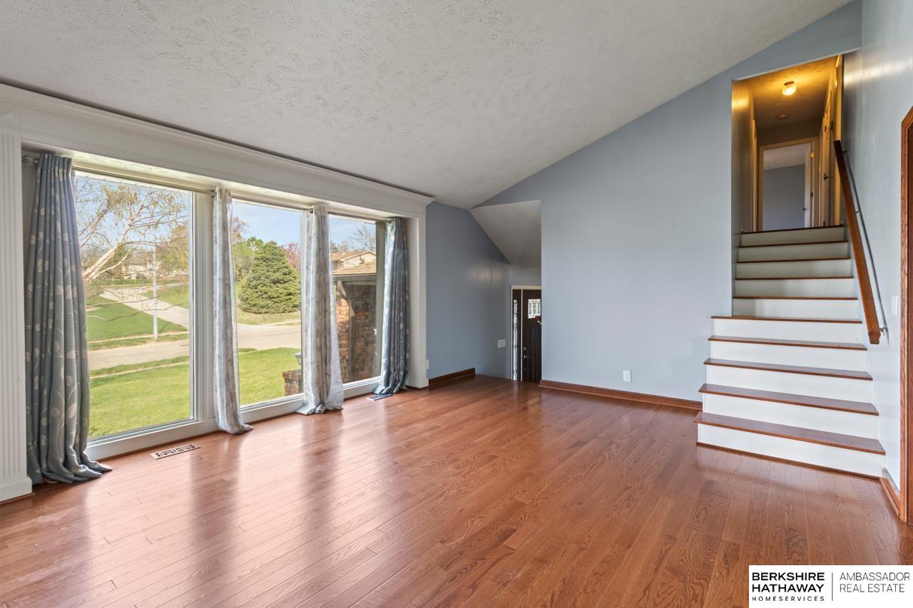 Omaha, Nebraska 68130, United States, 3 Bedrooms Bedrooms, ,3 BathroomsBathrooms,Residential,Pending,115768