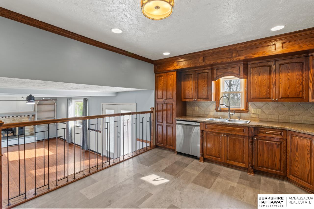 Omaha, Nebraska 68130, United States, 3 Bedrooms Bedrooms, ,3 BathroomsBathrooms,Residential,Pending,115768