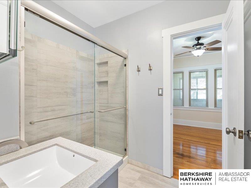 Omaha, Nebraska 68106, United States, 3 Bedrooms Bedrooms, ,3 BathroomsBathrooms,Residential,Pending,93870