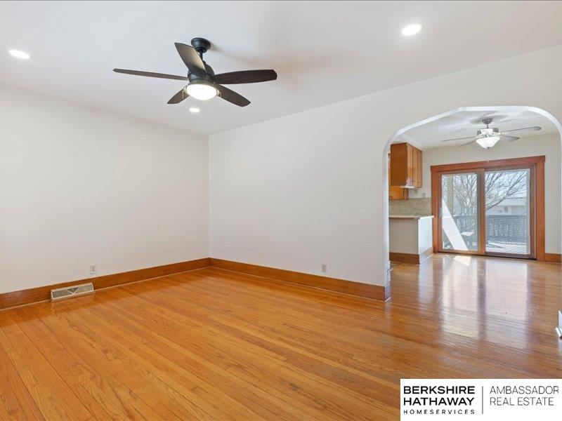 Omaha, Nebraska 68106, United States, 3 Bedrooms Bedrooms, ,3 BathroomsBathrooms,Residential,Pending,93870