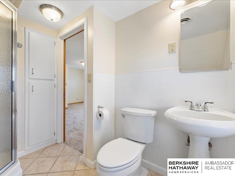 Omaha, Nebraska 68106, United States, 3 Bedrooms Bedrooms, ,3 BathroomsBathrooms,Residential,Pending,93870