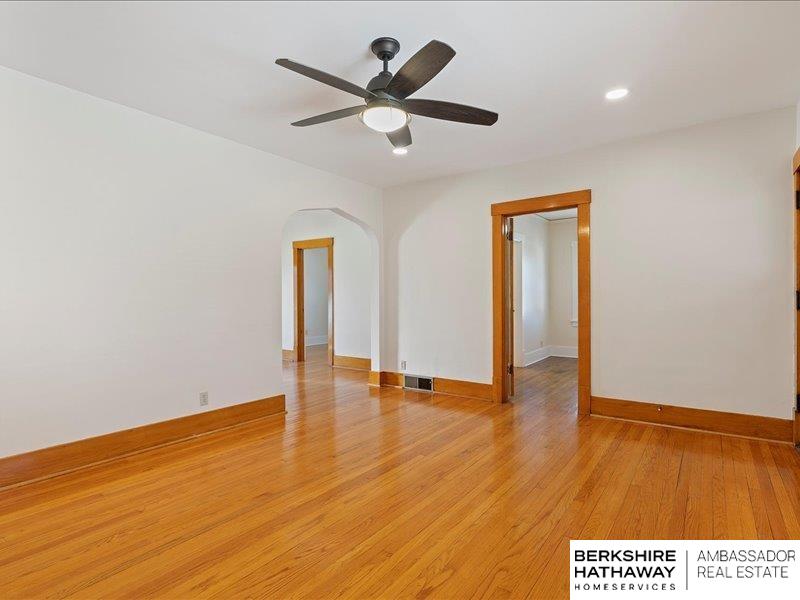 Omaha, Nebraska 68106, United States, 3 Bedrooms Bedrooms, ,3 BathroomsBathrooms,Residential,Pending,93870