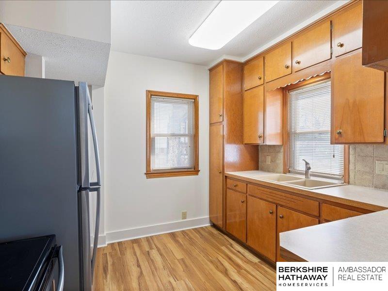 Omaha, Nebraska 68106, United States, 3 Bedrooms Bedrooms, ,3 BathroomsBathrooms,Residential,Pending,93870