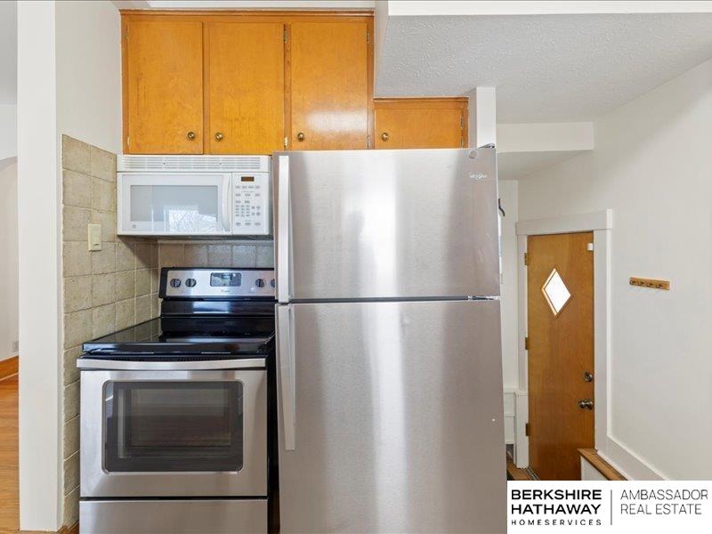 Omaha, Nebraska 68106, United States, 3 Bedrooms Bedrooms, ,3 BathroomsBathrooms,Residential,Pending,93870