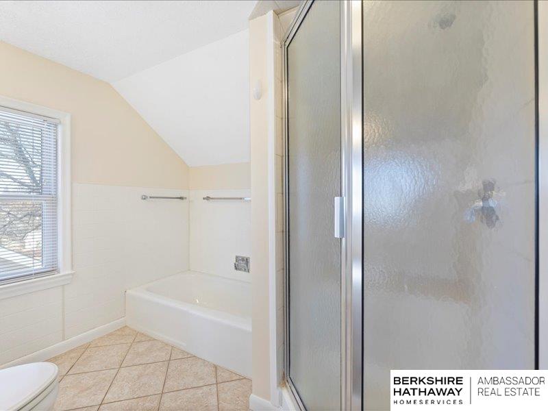 Omaha, Nebraska 68106, United States, 3 Bedrooms Bedrooms, ,3 BathroomsBathrooms,Residential,Pending,93870