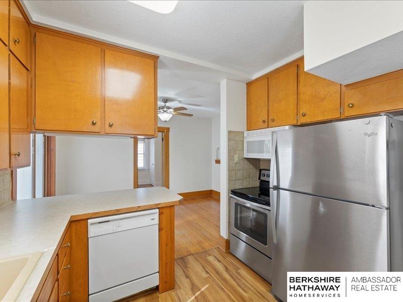 Omaha, Nebraska 68106, United States, 3 Bedrooms Bedrooms, ,3 BathroomsBathrooms,Residential,Pending,93870