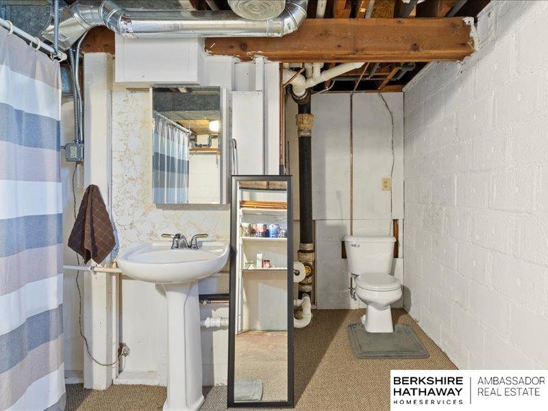 Omaha, Nebraska 68106, United States, 3 Bedrooms Bedrooms, ,3 BathroomsBathrooms,Residential,Pending,93870