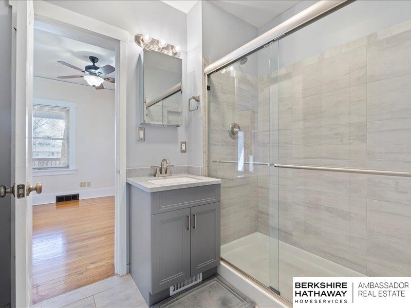 Omaha, Nebraska 68106, United States, 3 Bedrooms Bedrooms, ,3 BathroomsBathrooms,Residential,Pending,93870