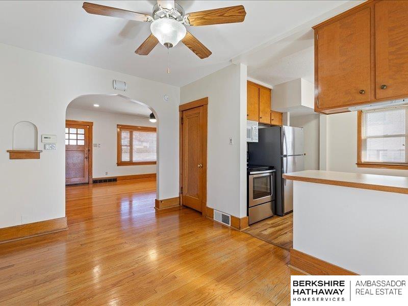 Omaha, Nebraska 68106, United States, 3 Bedrooms Bedrooms, ,3 BathroomsBathrooms,Residential,Pending,93870