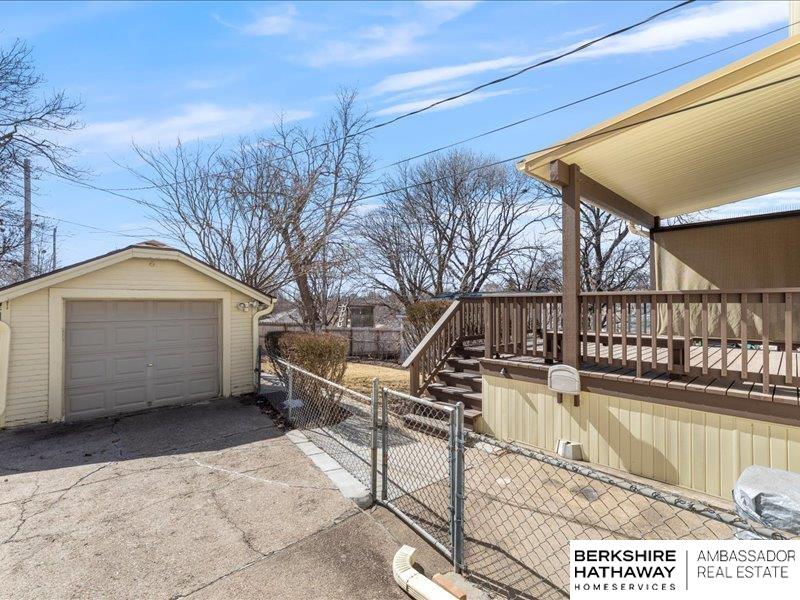 Omaha, Nebraska 68106, United States, 3 Bedrooms Bedrooms, ,3 BathroomsBathrooms,Residential,Pending,93870