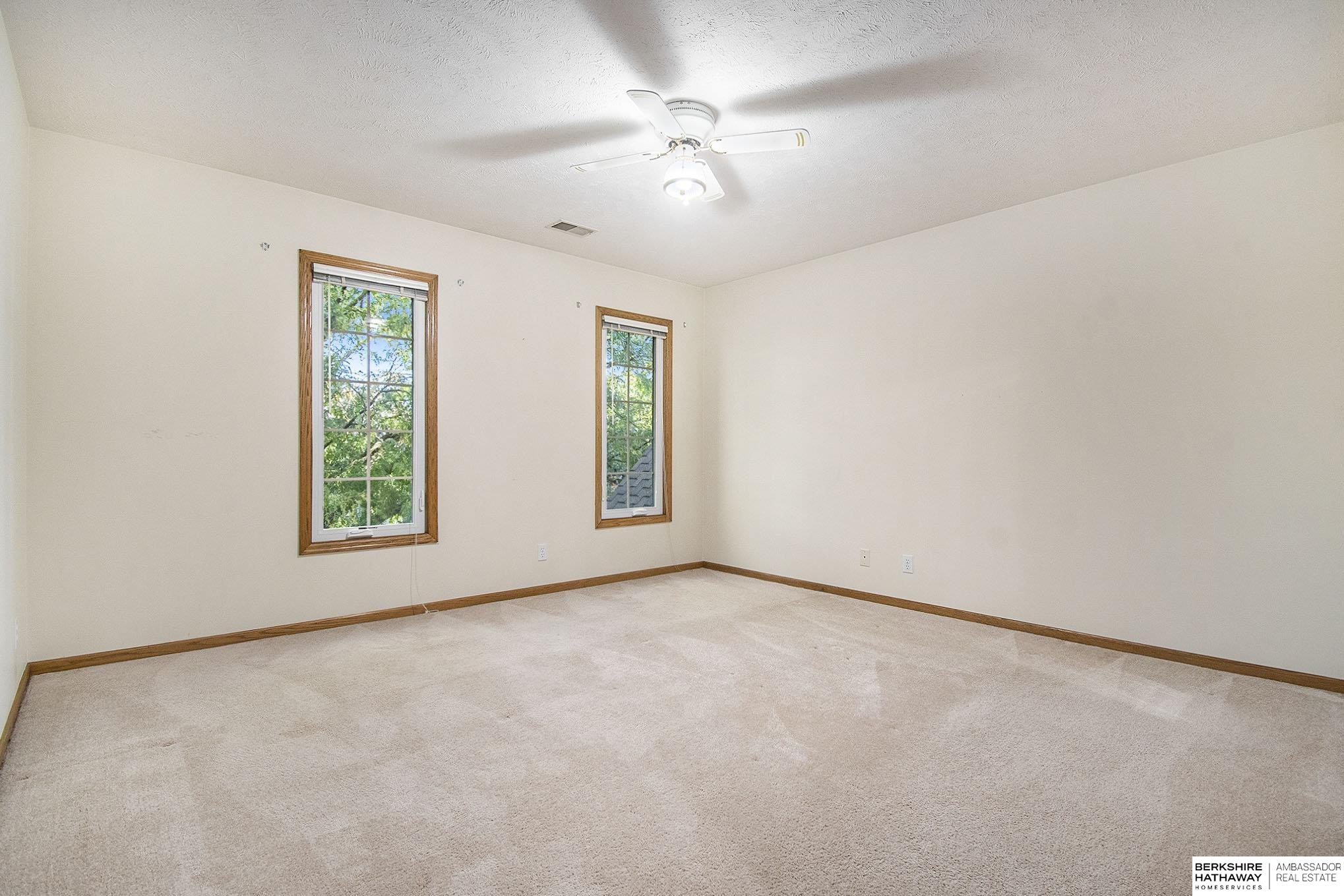 Omaha, Nebraska 68154, United States, 4 Bedrooms Bedrooms, ,4 BathroomsBathrooms,Residential,Pending,32670