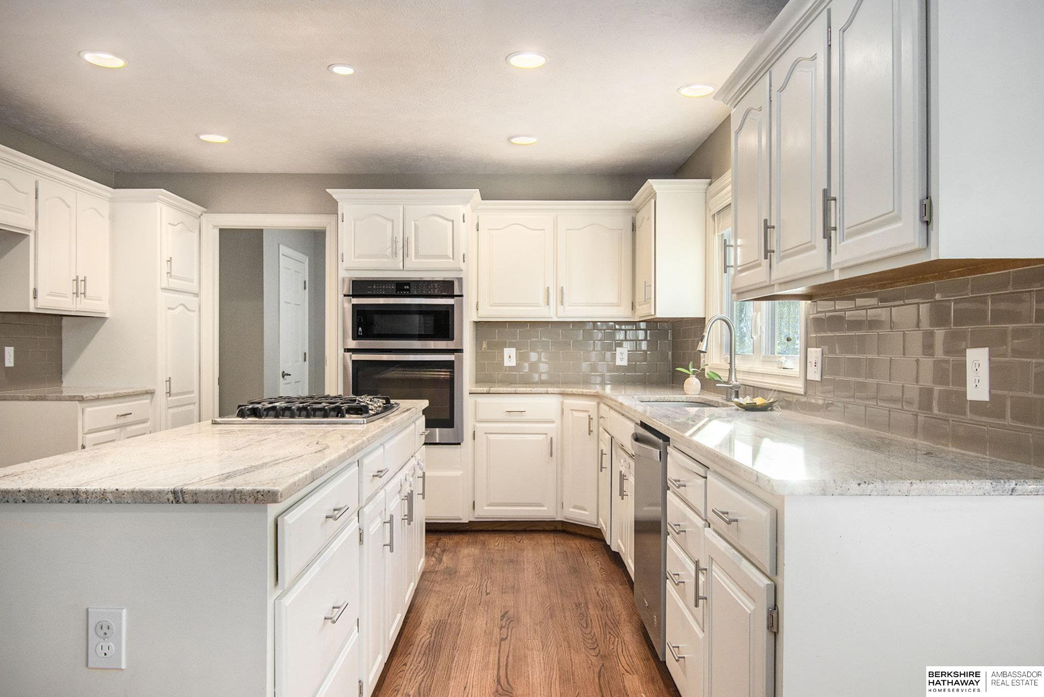 Omaha, Nebraska 68154, United States, 4 Bedrooms Bedrooms, ,4 BathroomsBathrooms,Residential,Pending,32670