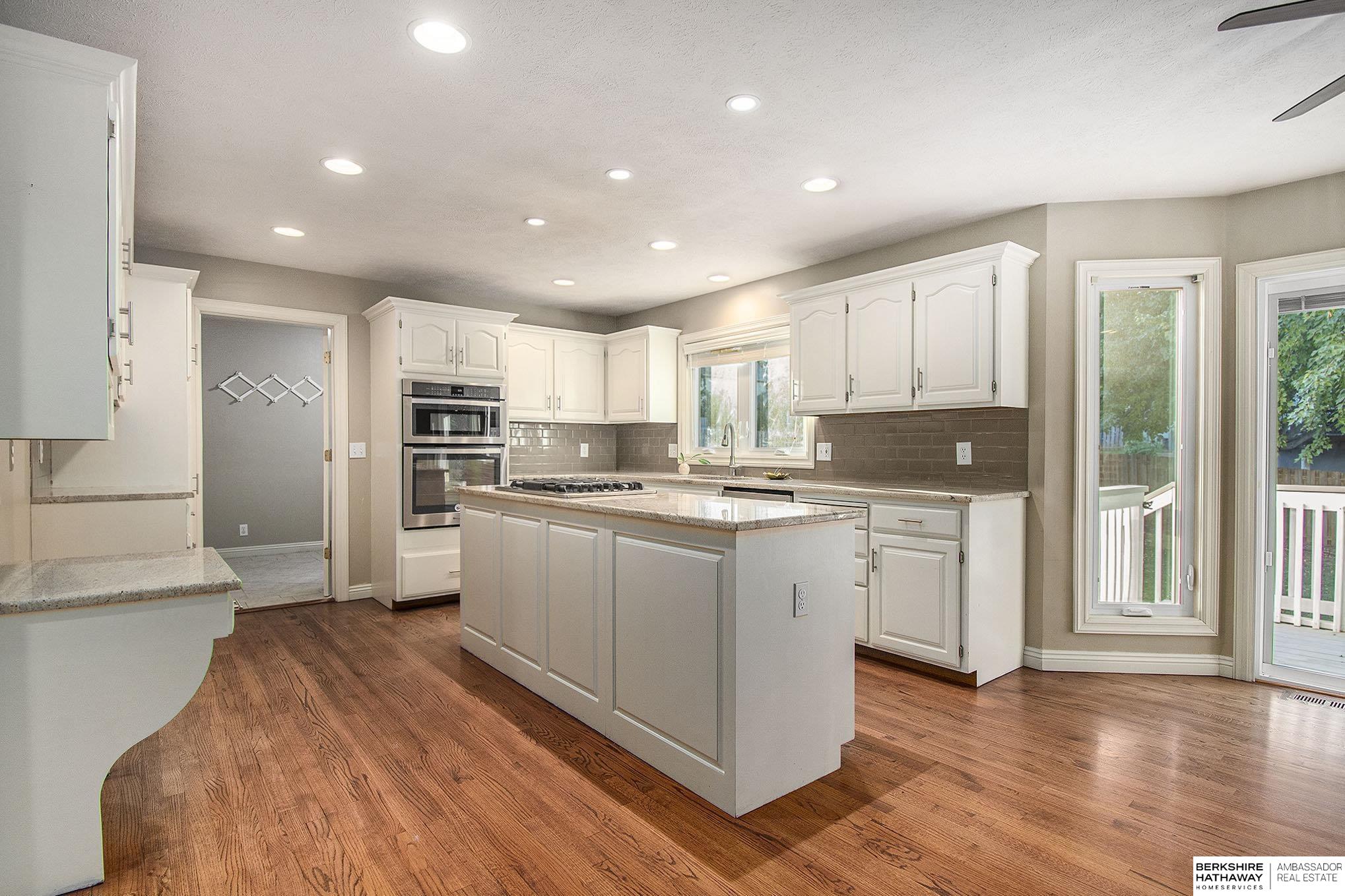 Omaha, Nebraska 68154, United States, 4 Bedrooms Bedrooms, ,4 BathroomsBathrooms,Residential,Pending,32670