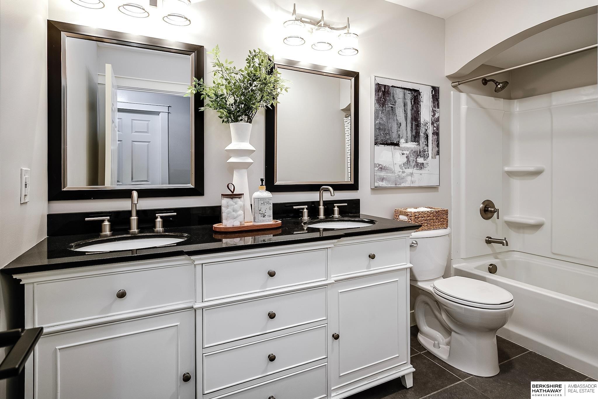 Omaha, Nebraska 68144, United States, 4 Bedrooms Bedrooms, ,3 BathroomsBathrooms,Residential,Pending,111272