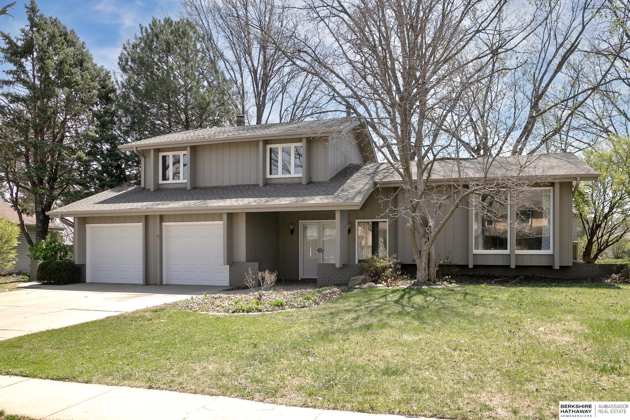 Omaha, Nebraska 68144, United States, 4 Bedrooms Bedrooms, ,3 BathroomsBathrooms,Residential,Pending,111272