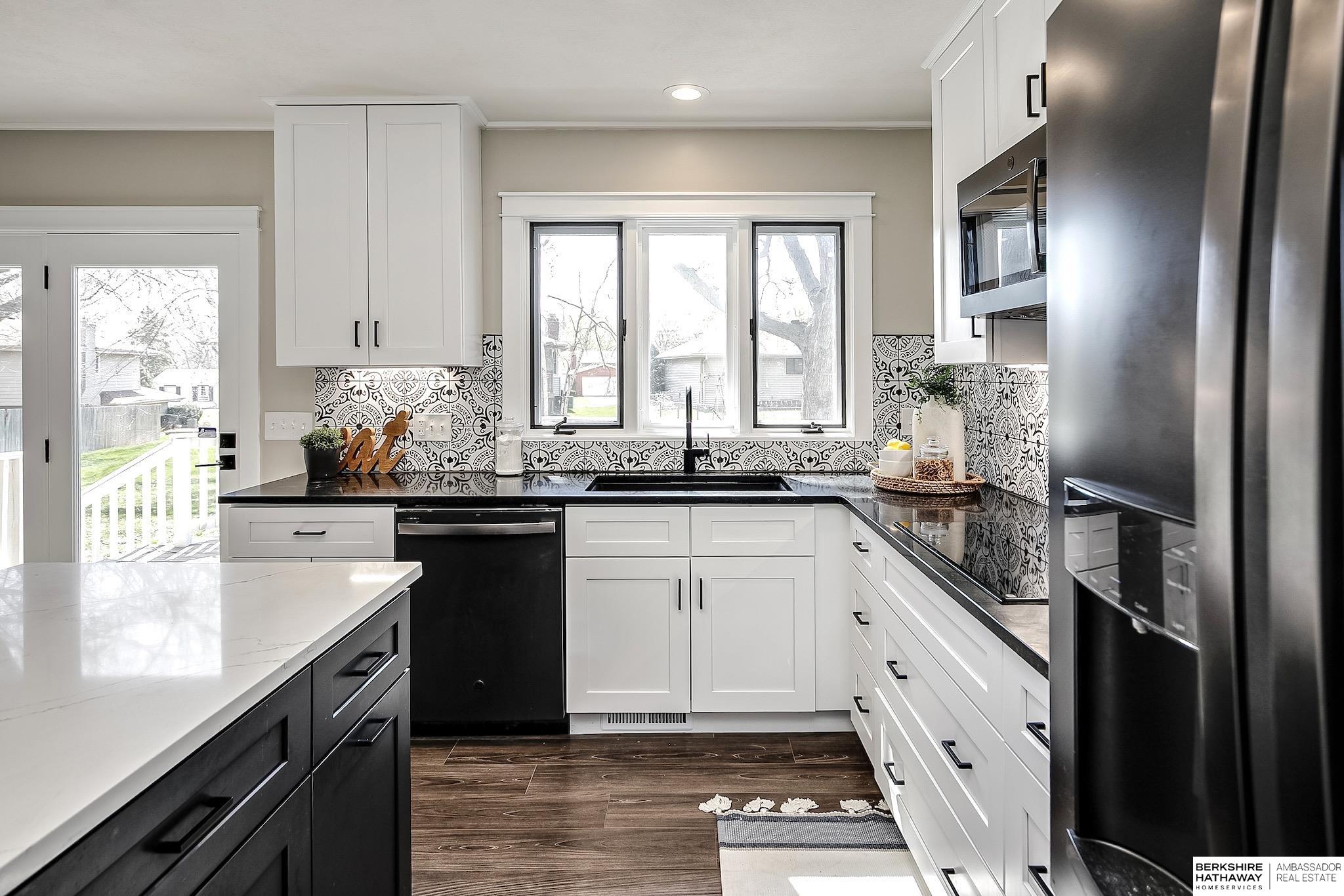 Omaha, Nebraska 68144, United States, 4 Bedrooms Bedrooms, ,3 BathroomsBathrooms,Residential,Pending,111272