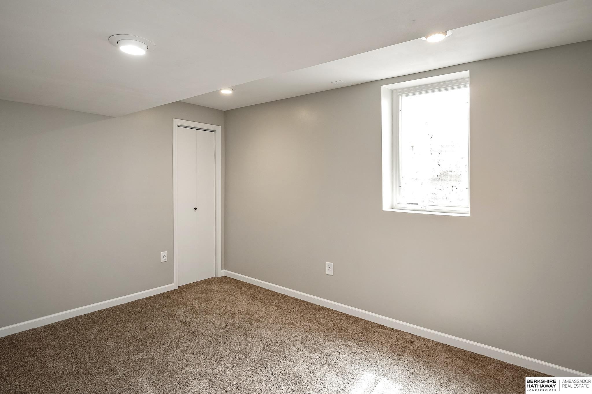 Omaha, Nebraska 68144, United States, 4 Bedrooms Bedrooms, ,3 BathroomsBathrooms,Residential,Pending,111272