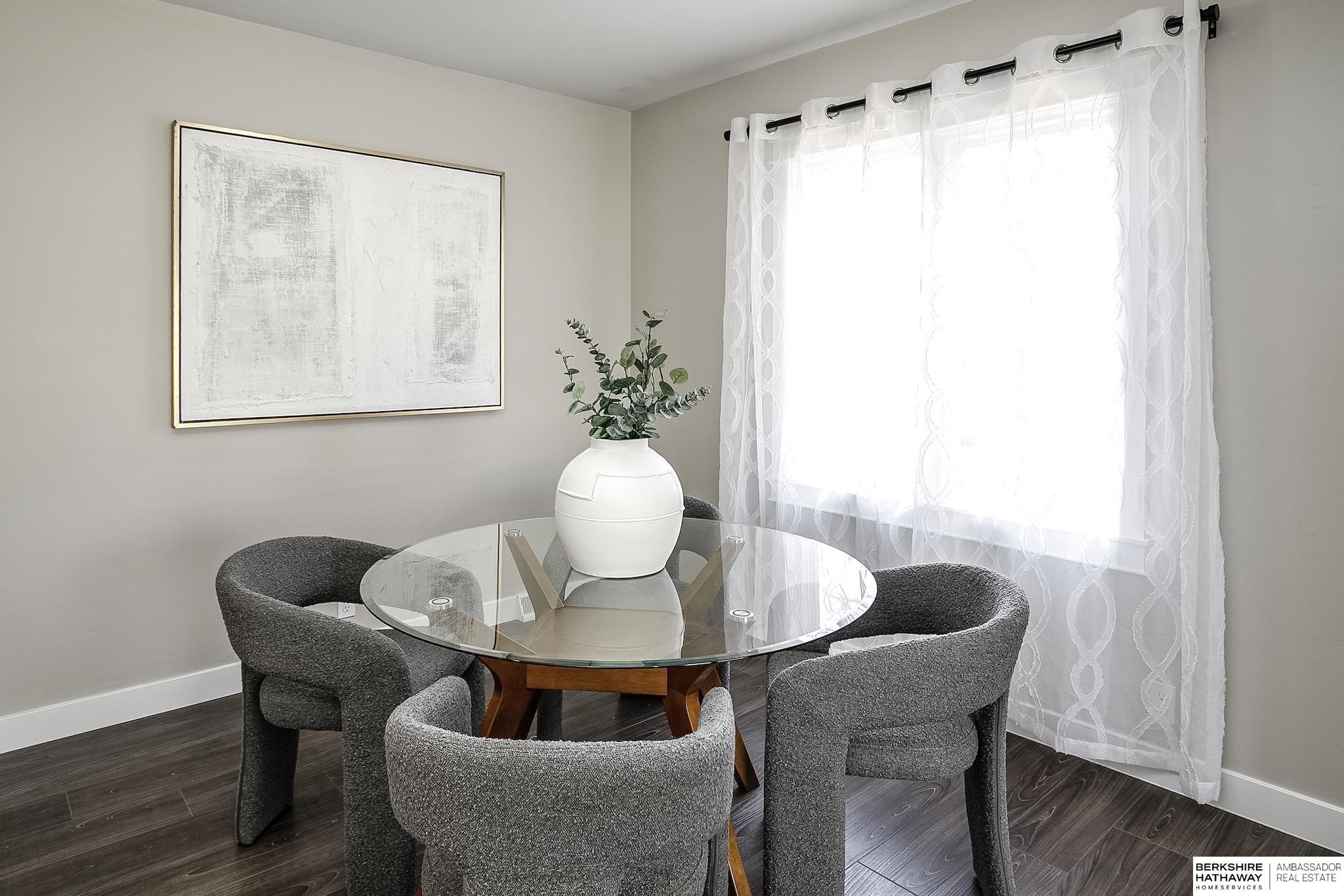 Omaha, Nebraska 68144, United States, 4 Bedrooms Bedrooms, ,3 BathroomsBathrooms,Residential,Pending,111272