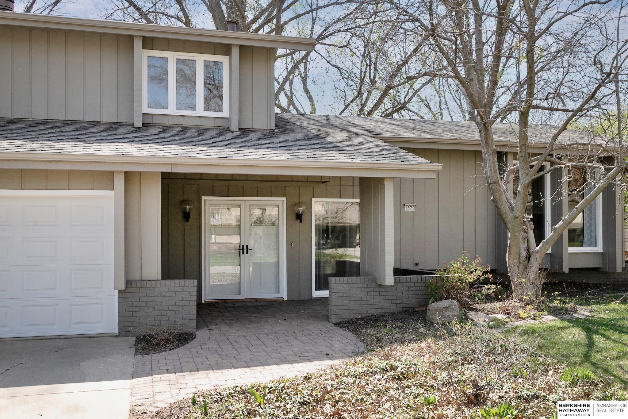 Omaha, Nebraska 68144, United States, 4 Bedrooms Bedrooms, ,3 BathroomsBathrooms,Residential,Pending,111272