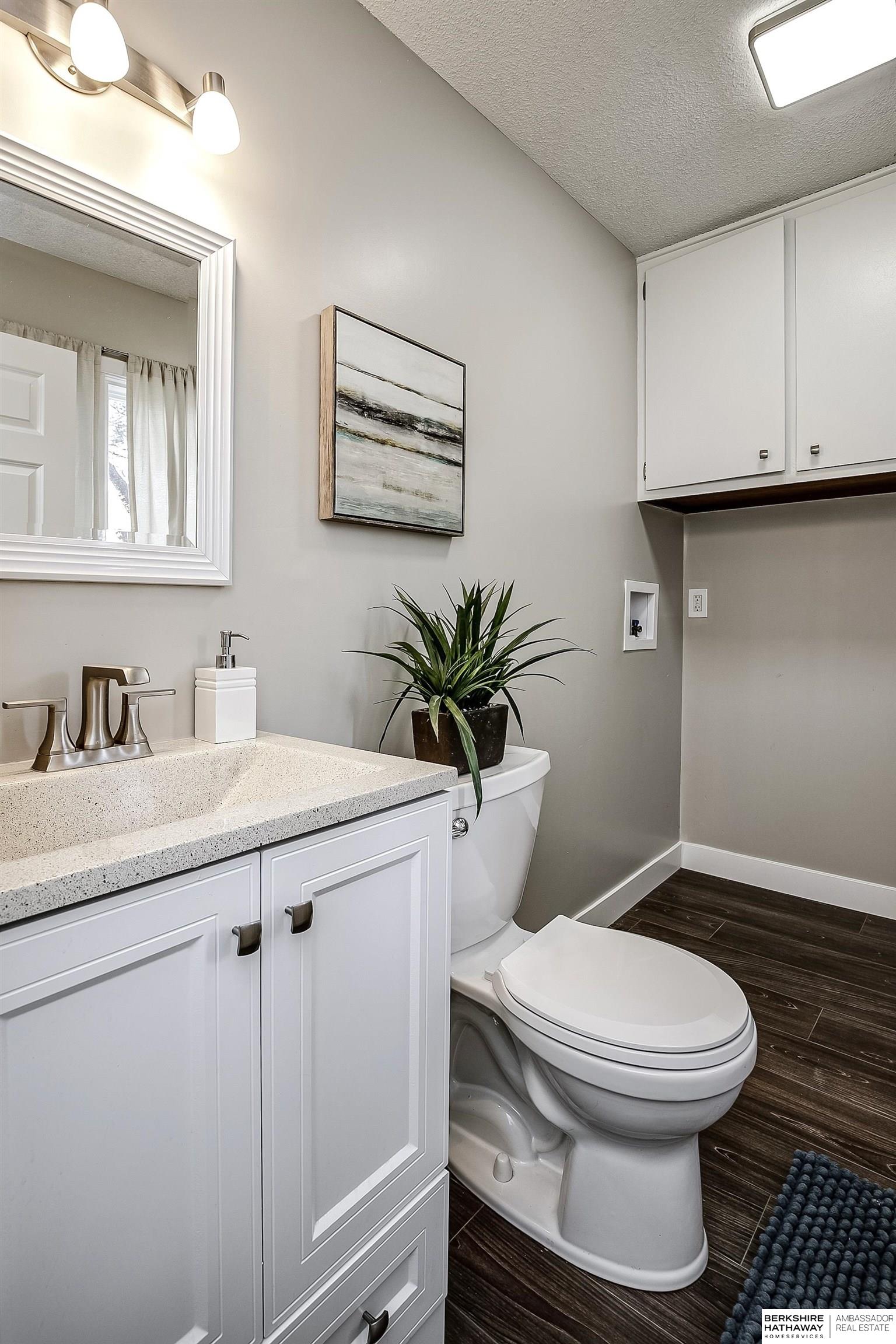 Omaha, Nebraska 68144, United States, 4 Bedrooms Bedrooms, ,3 BathroomsBathrooms,Residential,Pending,111272