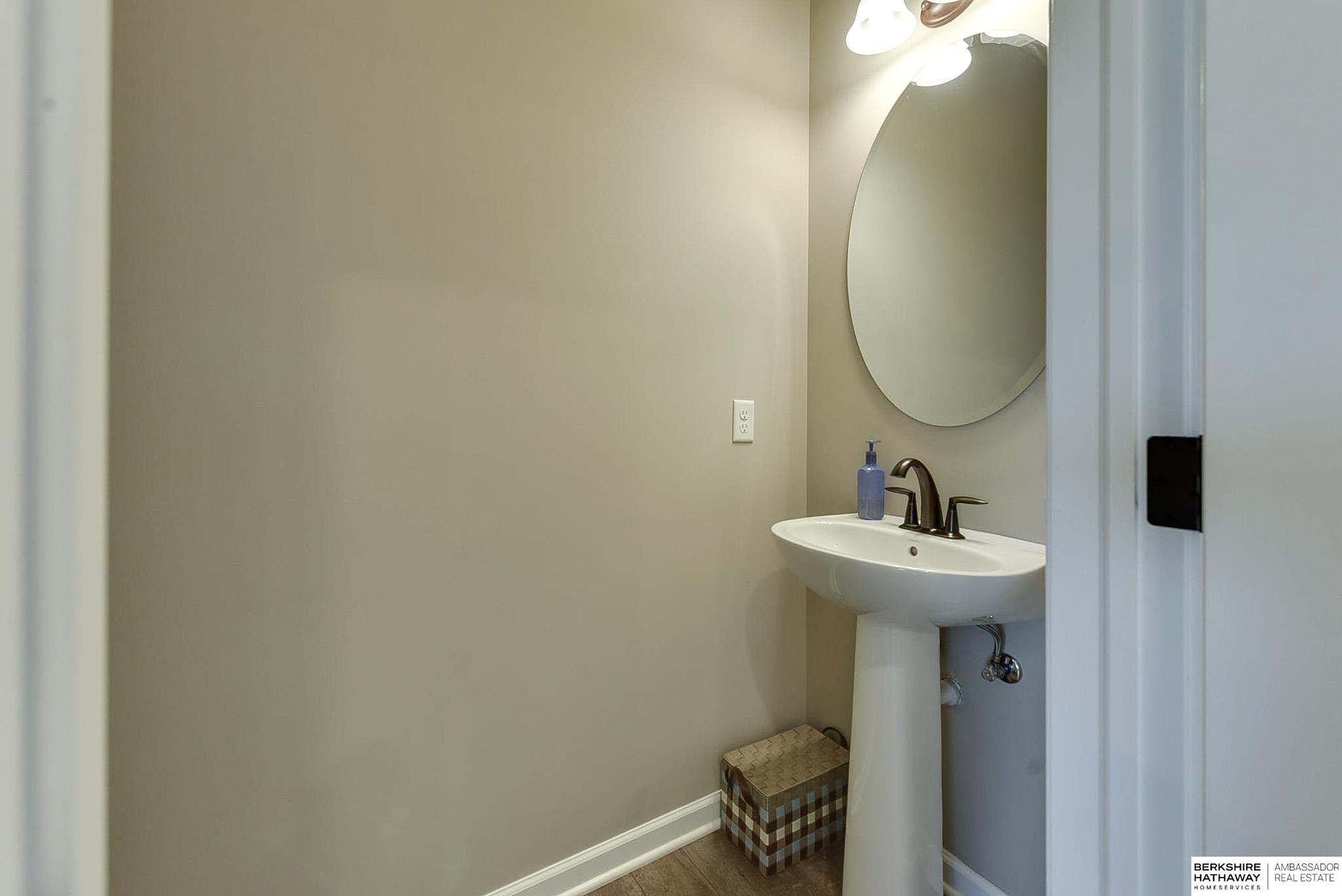 Fremont, Nebraska 68025, United States, 3 Bedrooms Bedrooms, ,3 BathroomsBathrooms,Residential,Pending,42452