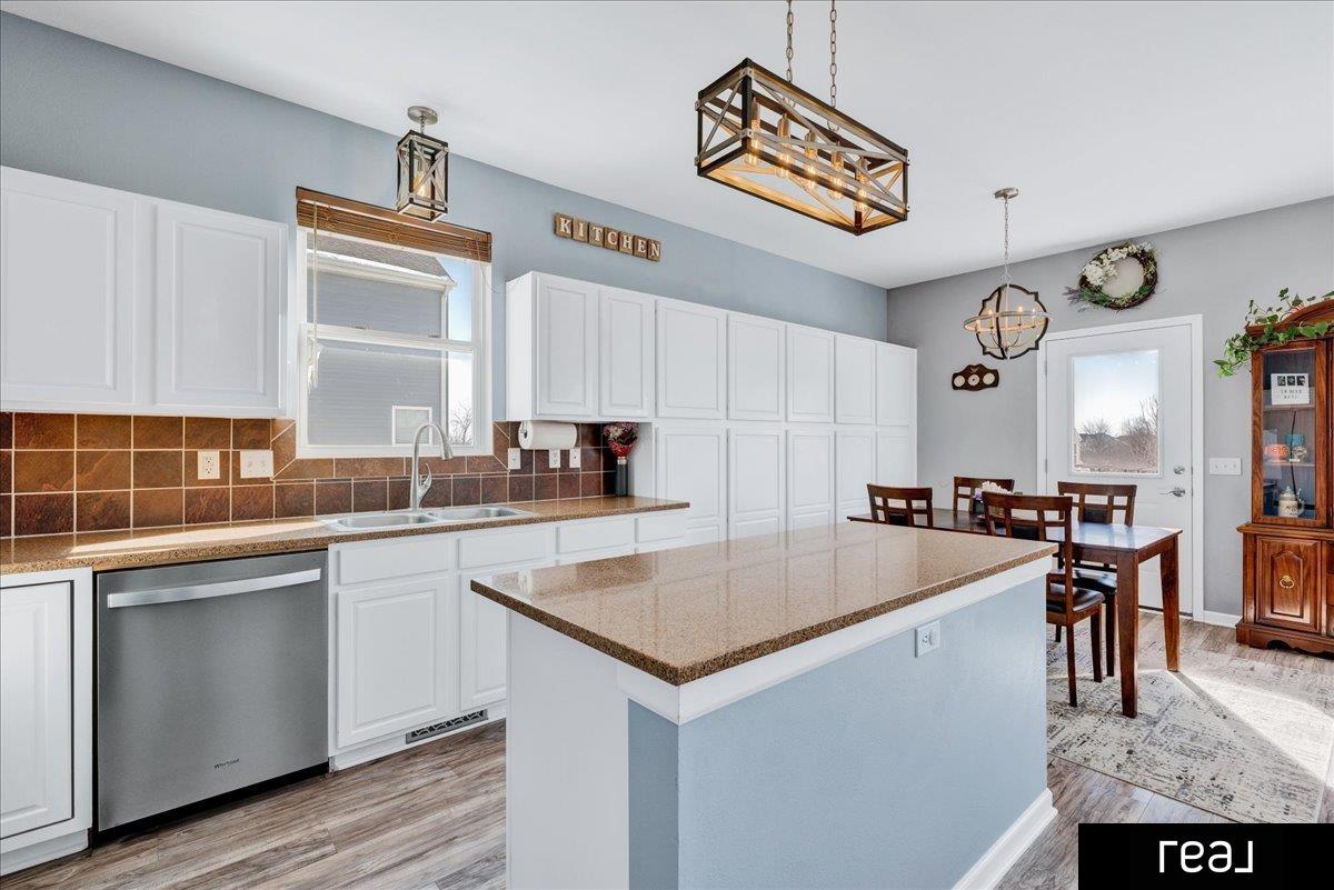 Papillion, Nebraska 68046, United States, 4 Bedrooms Bedrooms, ,4 BathroomsBathrooms,Residential,Pending,286