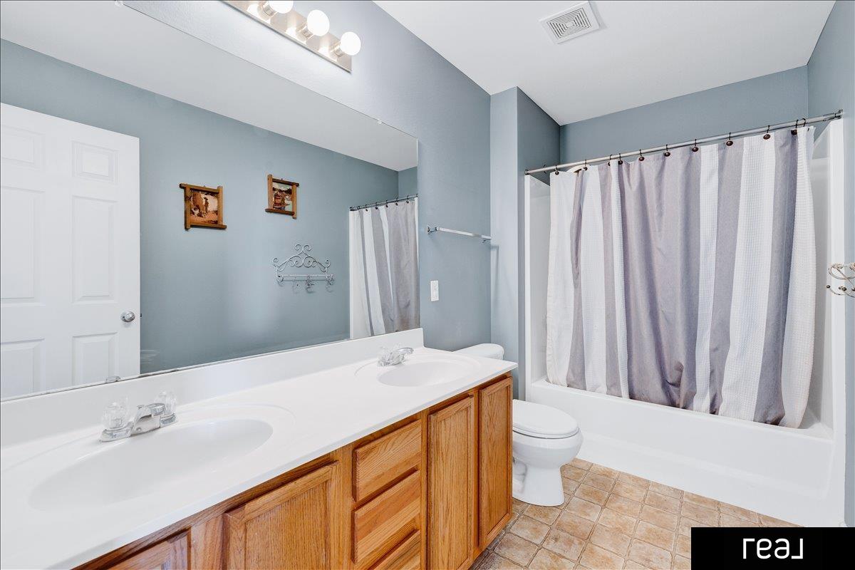 Papillion, Nebraska 68046, United States, 4 Bedrooms Bedrooms, ,4 BathroomsBathrooms,Residential,Pending,286