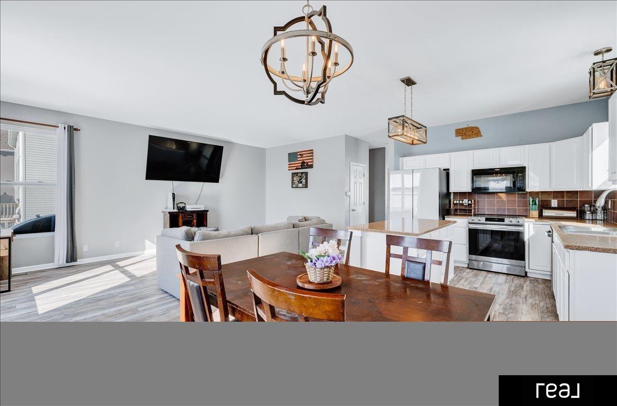 Papillion, Nebraska 68046, United States, 4 Bedrooms Bedrooms, ,4 BathroomsBathrooms,Residential,Pending,286