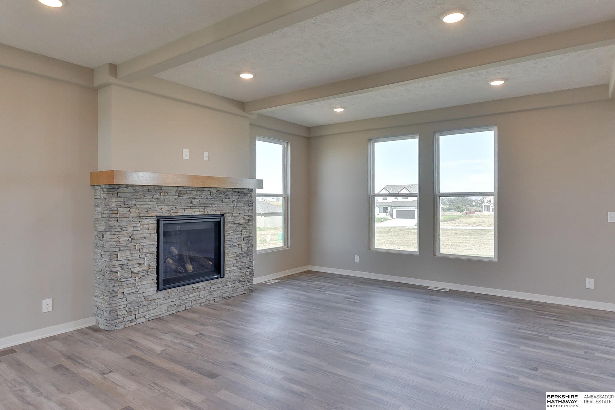 Elkhorn, Nebraska 68022, United States, 4 Bedrooms Bedrooms, ,3 BathroomsBathrooms,Residential,Active,29087